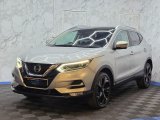 Silver Nissan Qashqai 1.5 dCi Tekna SUV 5dr Euro 6 s/s 110 ps Diesel Manual