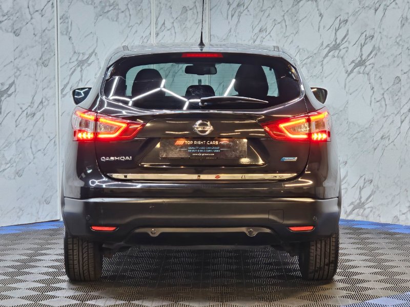 Black 2014 Nissan Qashqai 1.5 dCi Acenta Premium SUV 5dr 2WD s/s 110 ps Diesel Manual in Sunderland