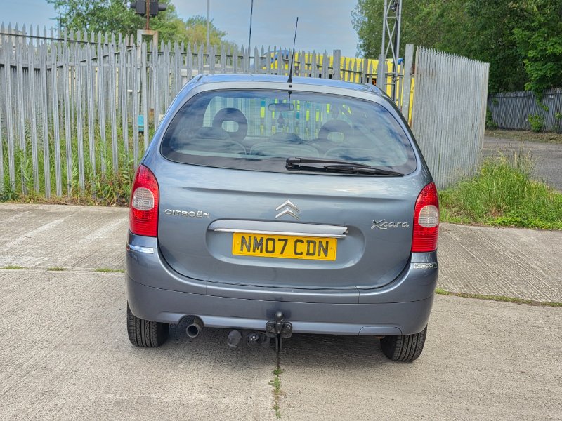 Grey Citroen Xsara Picasso 1.6 HDi Desire MPV 5dr Diesel Manual 135 g/km 92 bhp