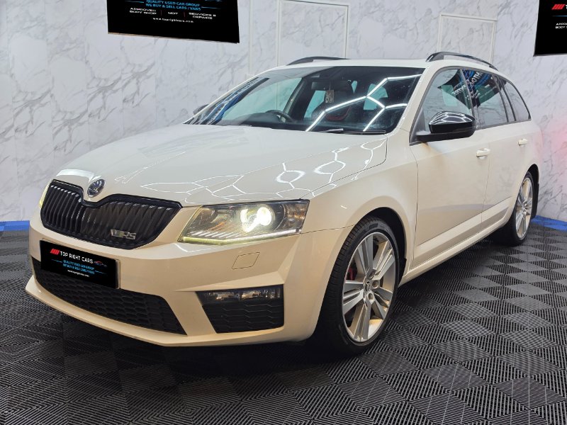 White 2014 Skoda Octavia 2.0 TDI vRS Estate 5dr Diesel DSG s/s 184 ps in Sunderland