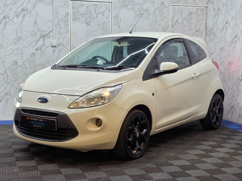 White 2014 Ford Ka 1.2 Zetec Hatchback 3dr Petrol Manual Euro 5 s/s 69 ps in Sunderland