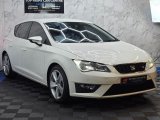 White SEAT Leon 2.0 TDI CR FR Hatchback 5dr Diesel Manual s/s 184 ps