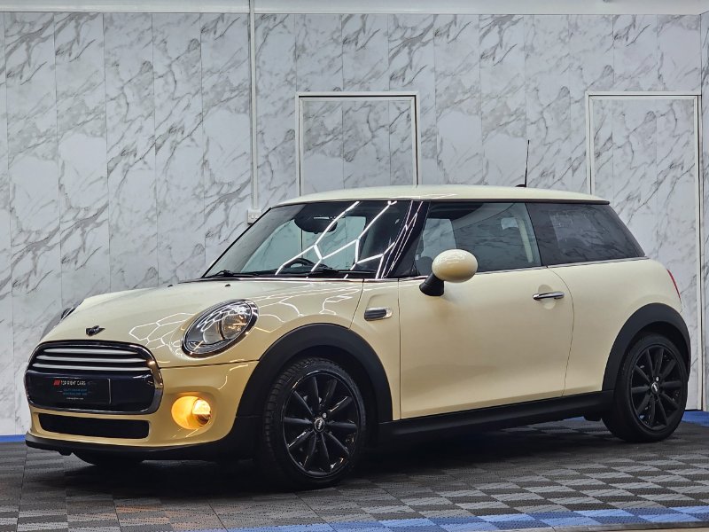 White 2014 Mini Hatch 1.5 Cooper Hatchback 3dr Euro 6 s/s 136 ps Petrol Manual in Sunderland