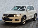 White 2016 Volkswagen Tiguan 2.0 TDI BlueMotion Tech R-Line Edition SUV 5dr 4WD Euro 6 s/s 150 ps Diesel Manual in Sunderland